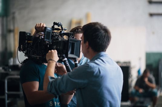 How to Make a Film: A Beginner’s DIY Guide to the Filmmaking Process Introduction to Filmmaking